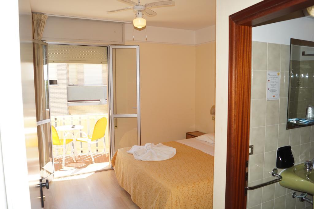 Hotel Dom Milano Marittima Exterior foto