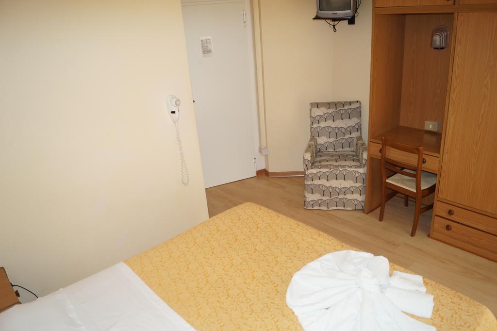 Hotel Dom Milano Marittima Exterior foto