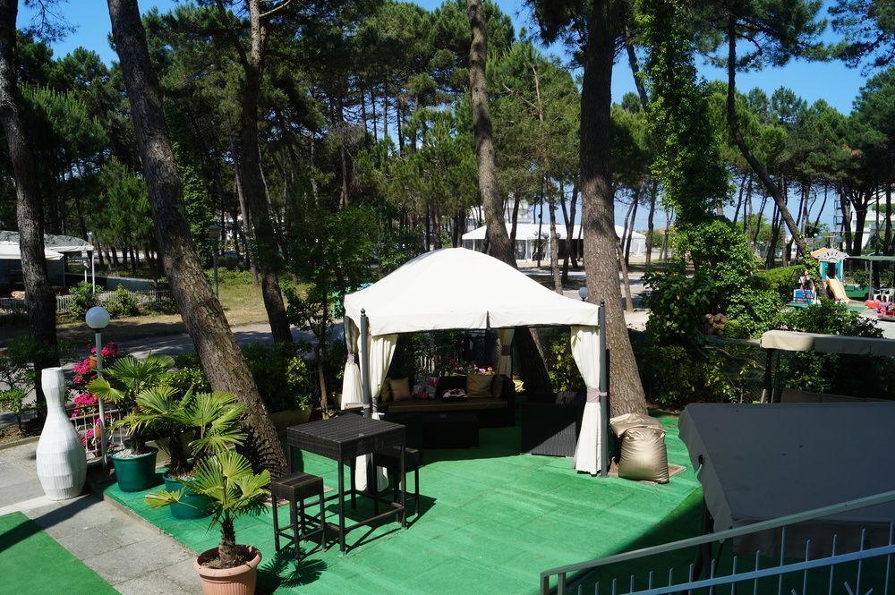 Hotel Dom Milano Marittima Exterior foto