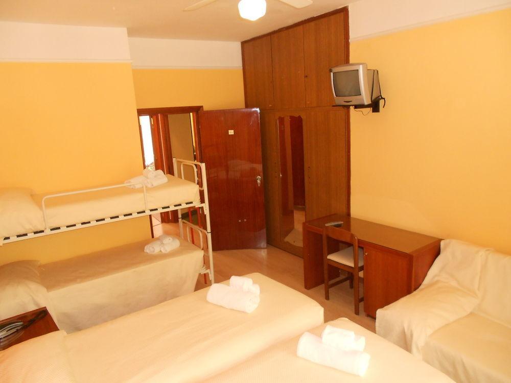 Hotel Dom Milano Marittima Exterior foto